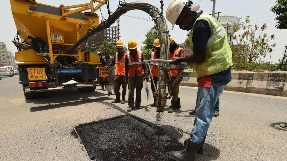 【道路建设】阿拉木图州巴尔喀什区多个村庄道路坑槽修补工程